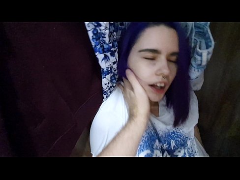 ❤️ Fant min søster i skapet og hjalp henne med å komme Hard porno hos oss no.sexuria-net.ru ❌️